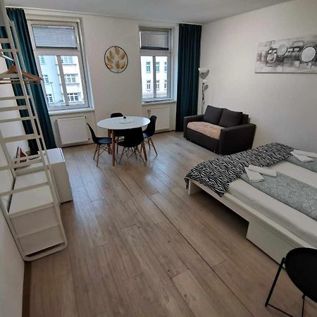 Central Apartment Metro 1 Min. Вена Экстерьер фото