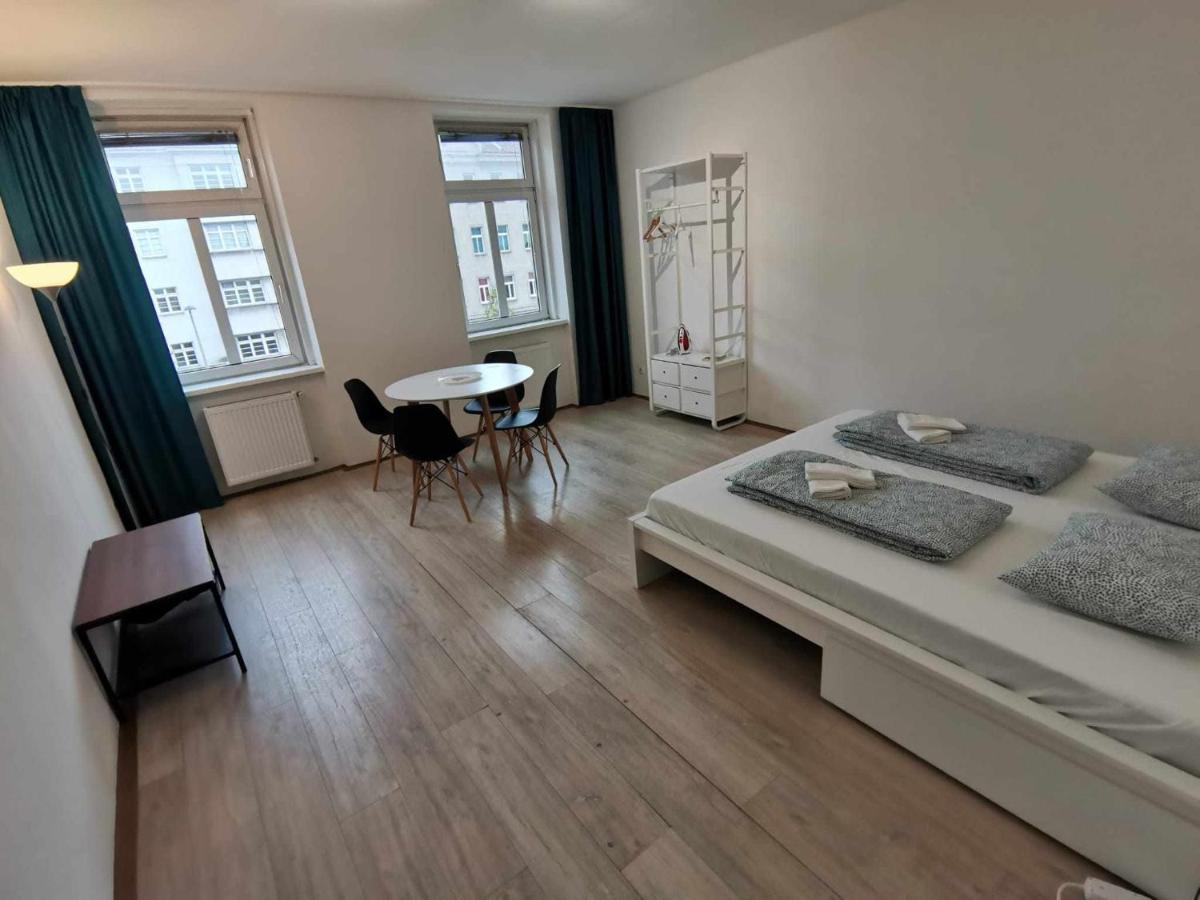 Central Apartment Metro 1 Min. Вена Экстерьер фото