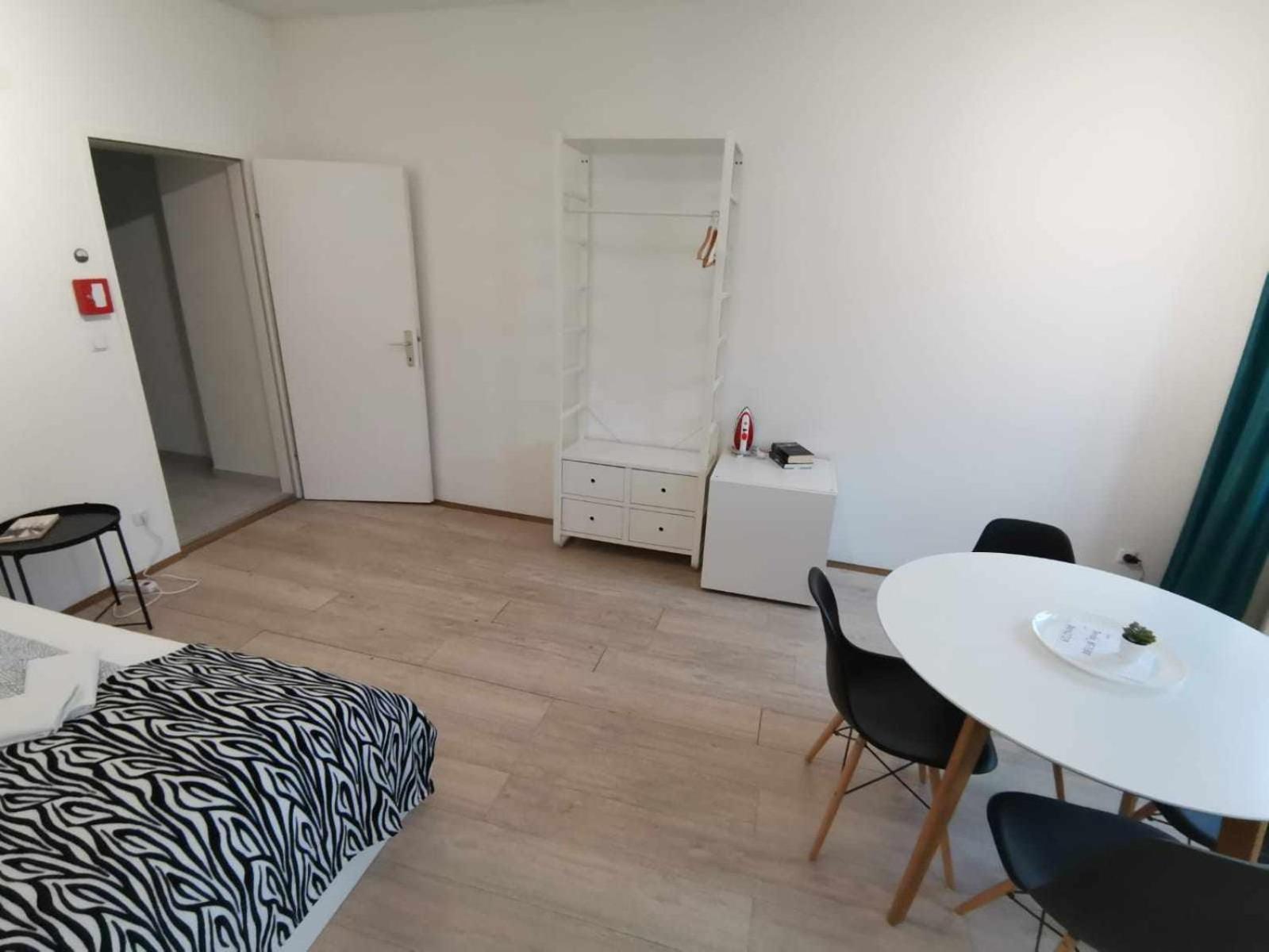 Central Apartment Metro 1 Min. Вена Экстерьер фото